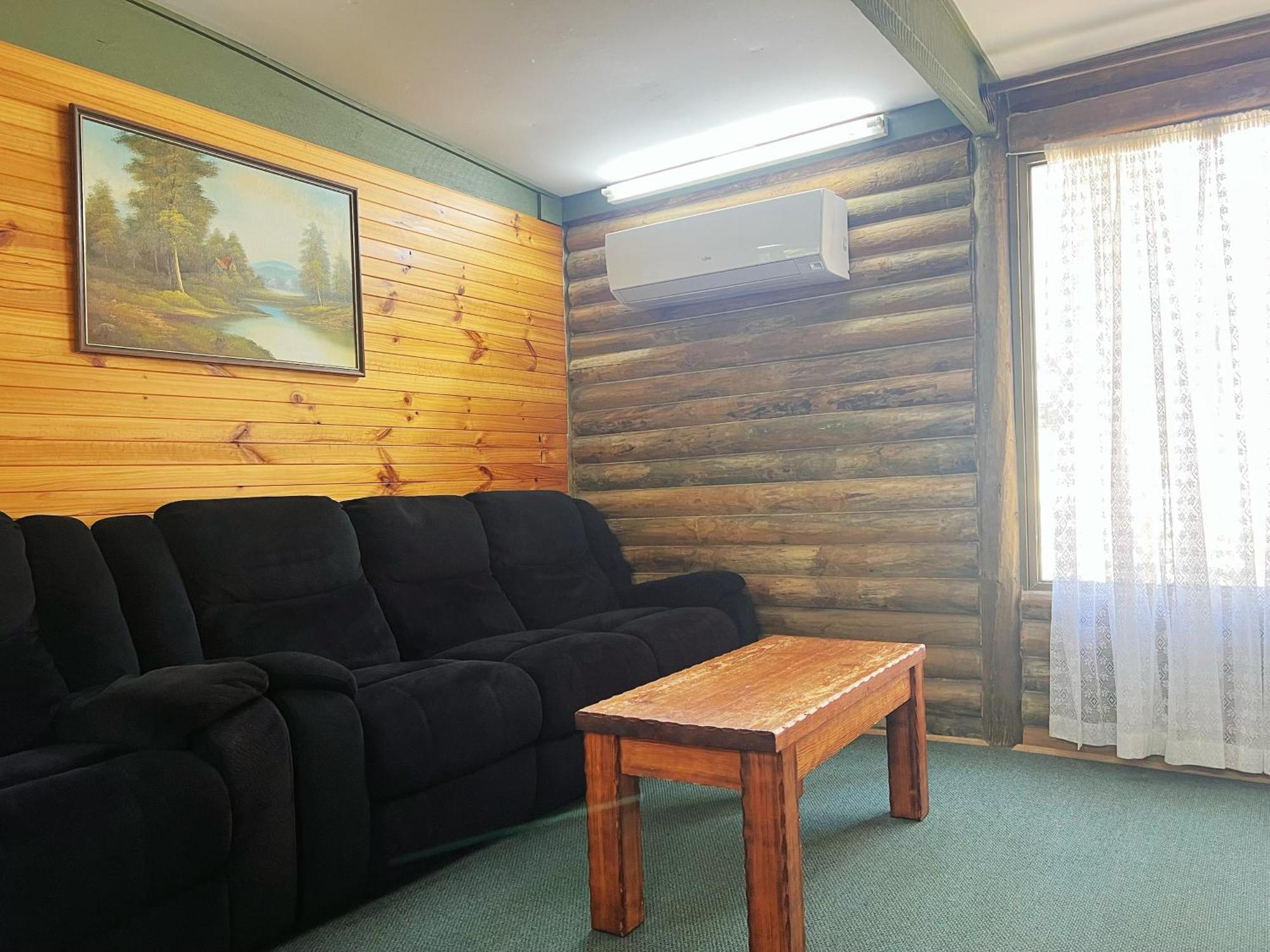 Lakes Entrance Log Cabins エクステリア 写真